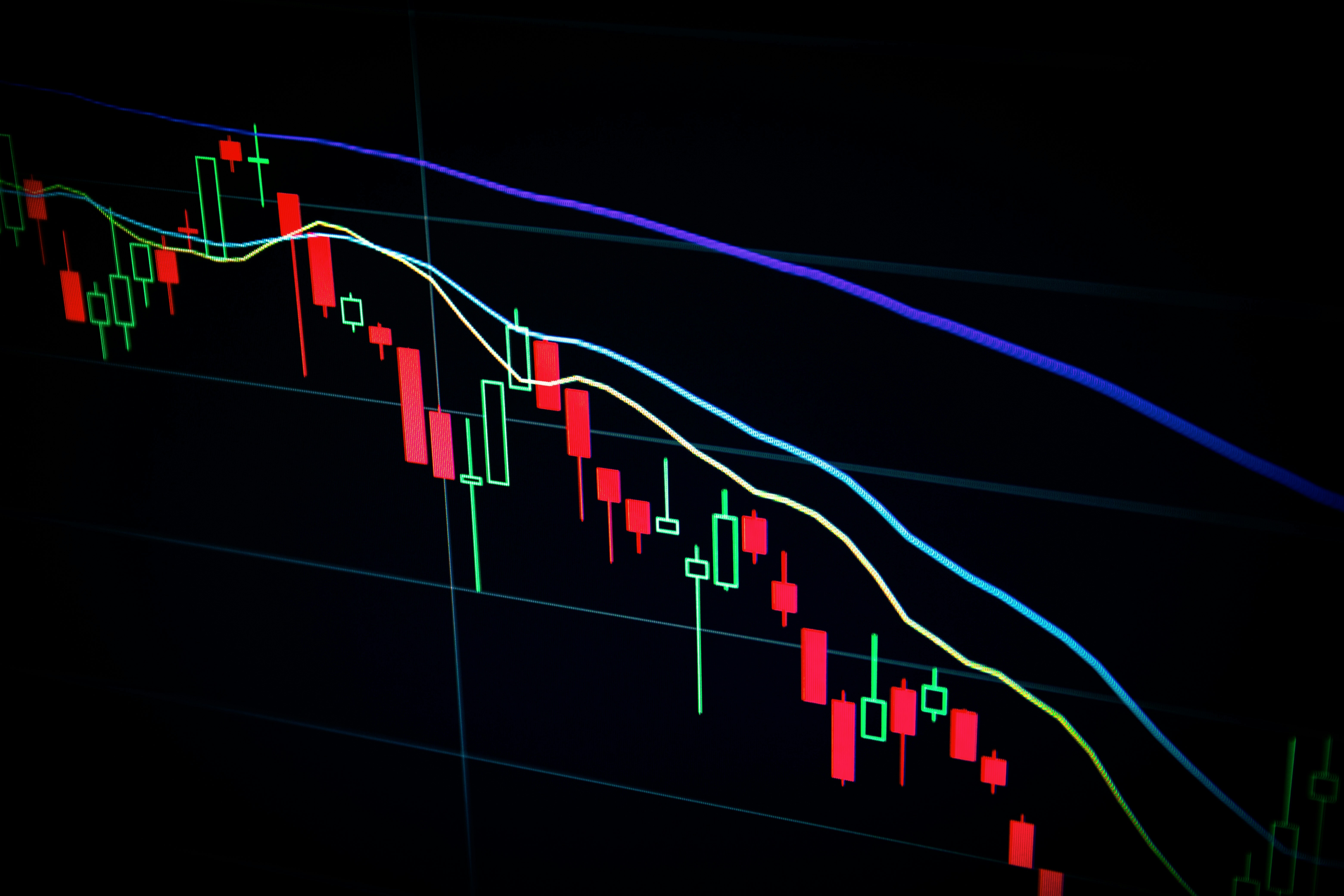 Trader chuyên nghiệp ưu tiên VPS Singapore và Mỹ để giảm độ trễ và ổn định kết nối tới broker